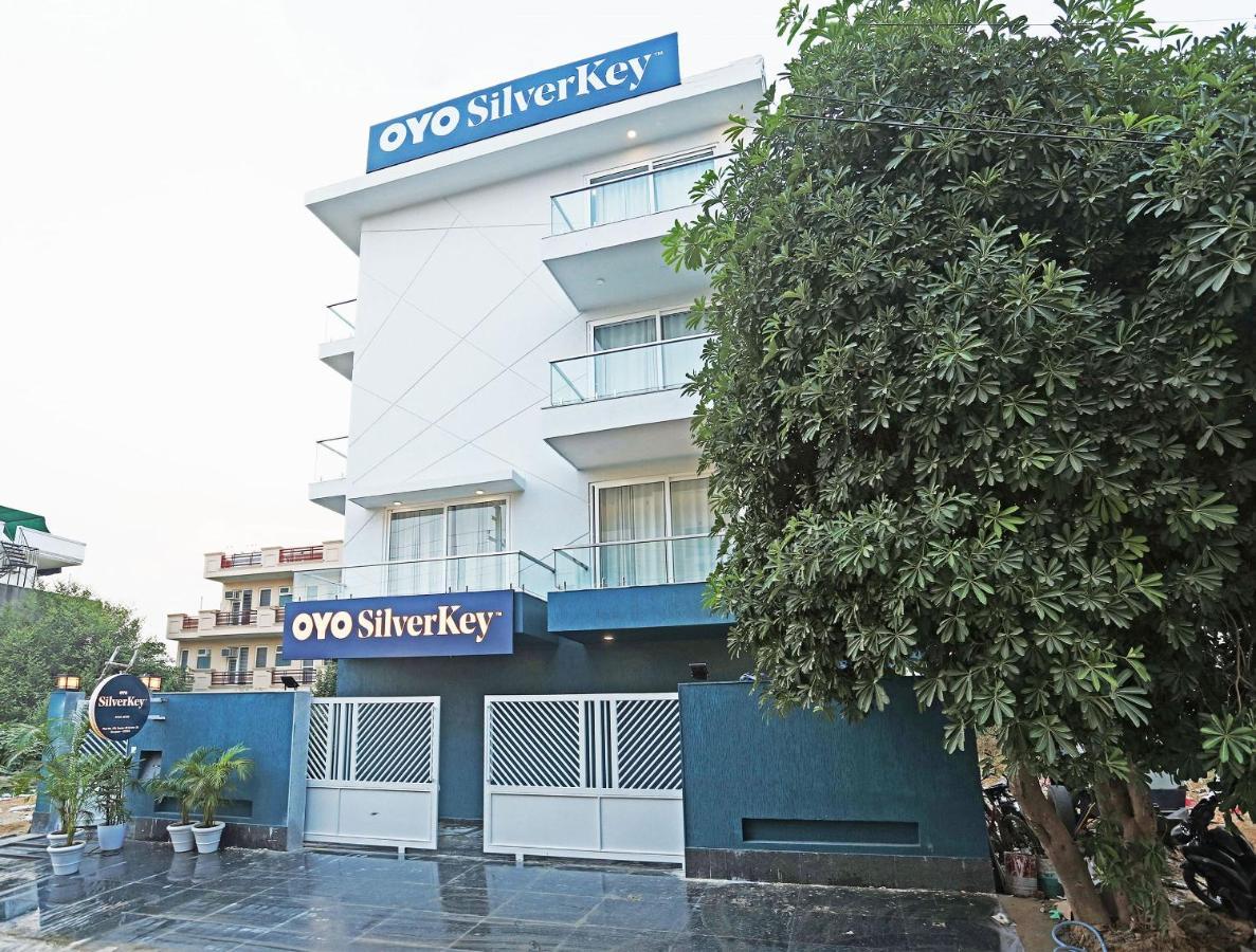 فندق Vijayawādaفي  Oyo Flagship Santhi Grand المظهر الخارجي الصورة