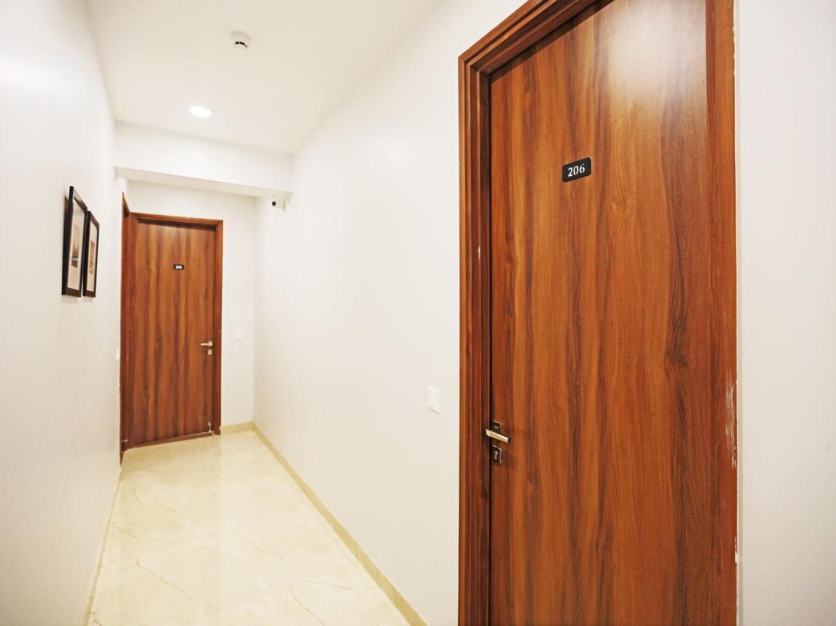 فندق Vijayawādaفي  Oyo Flagship Santhi Grand المظهر الخارجي الصورة
